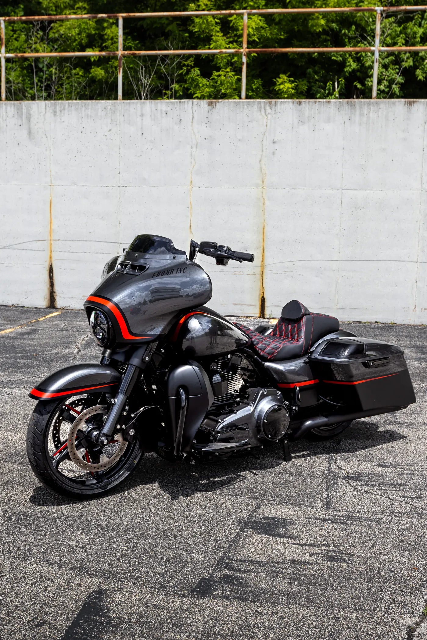 GUNMETAL - Custom Street Glide